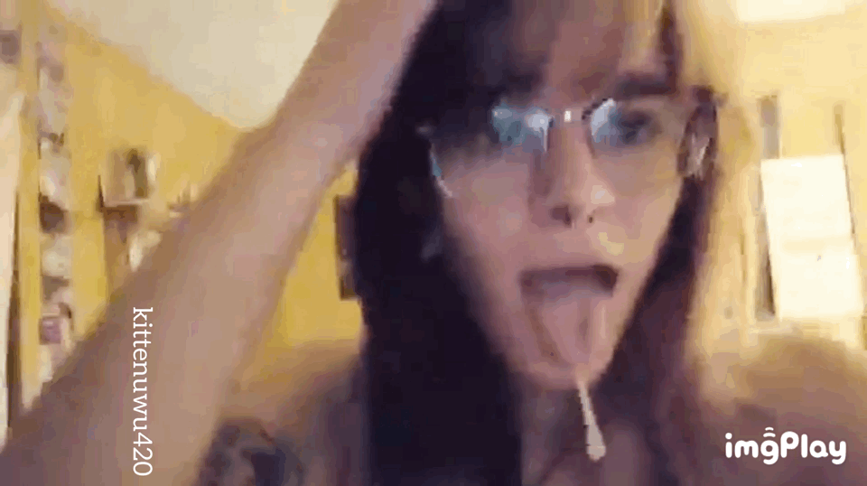 ahegao while getting fucked silly 💖💦 thanks reddit for ruining the quality.