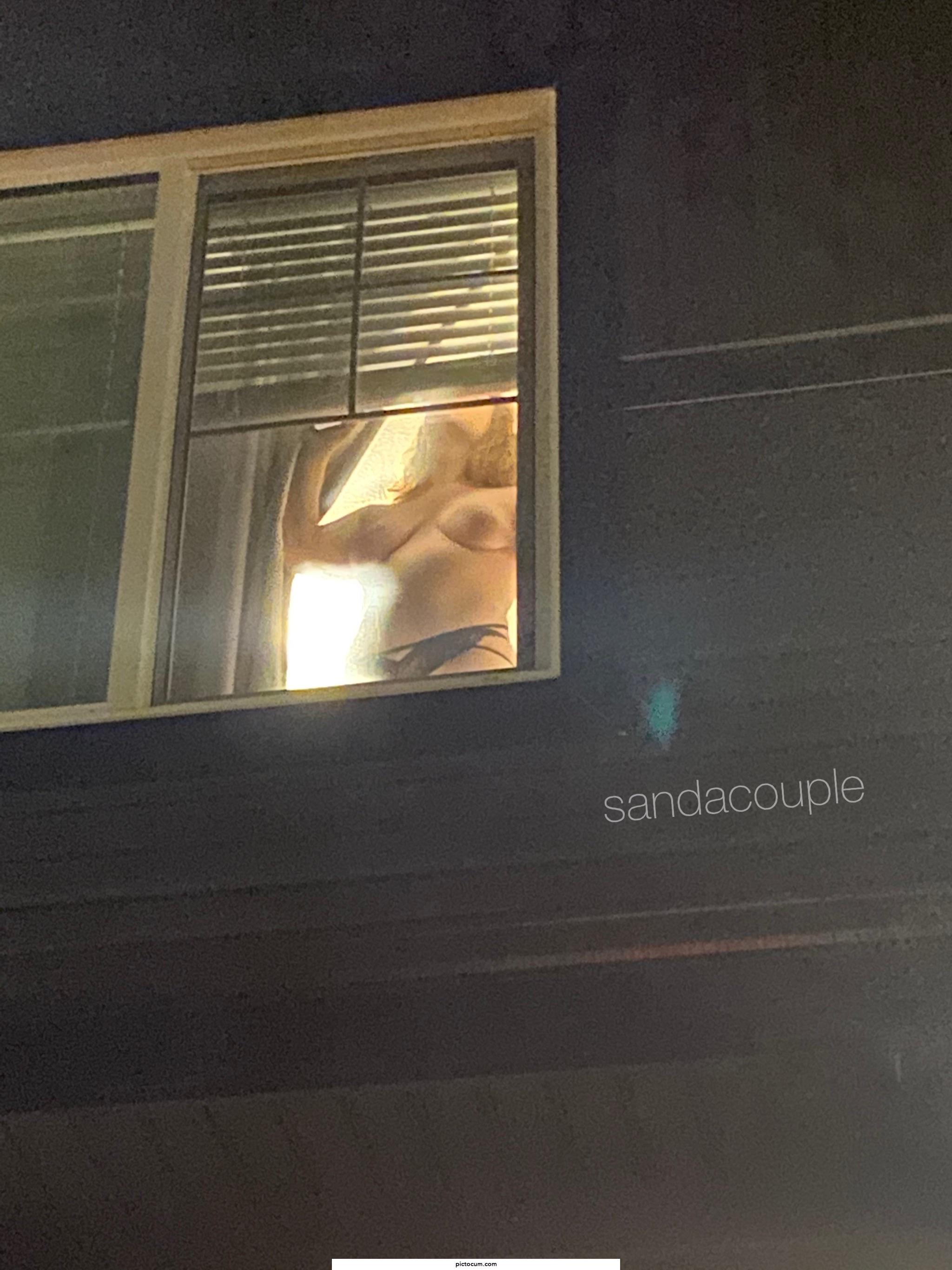 Contactless delivery with a view