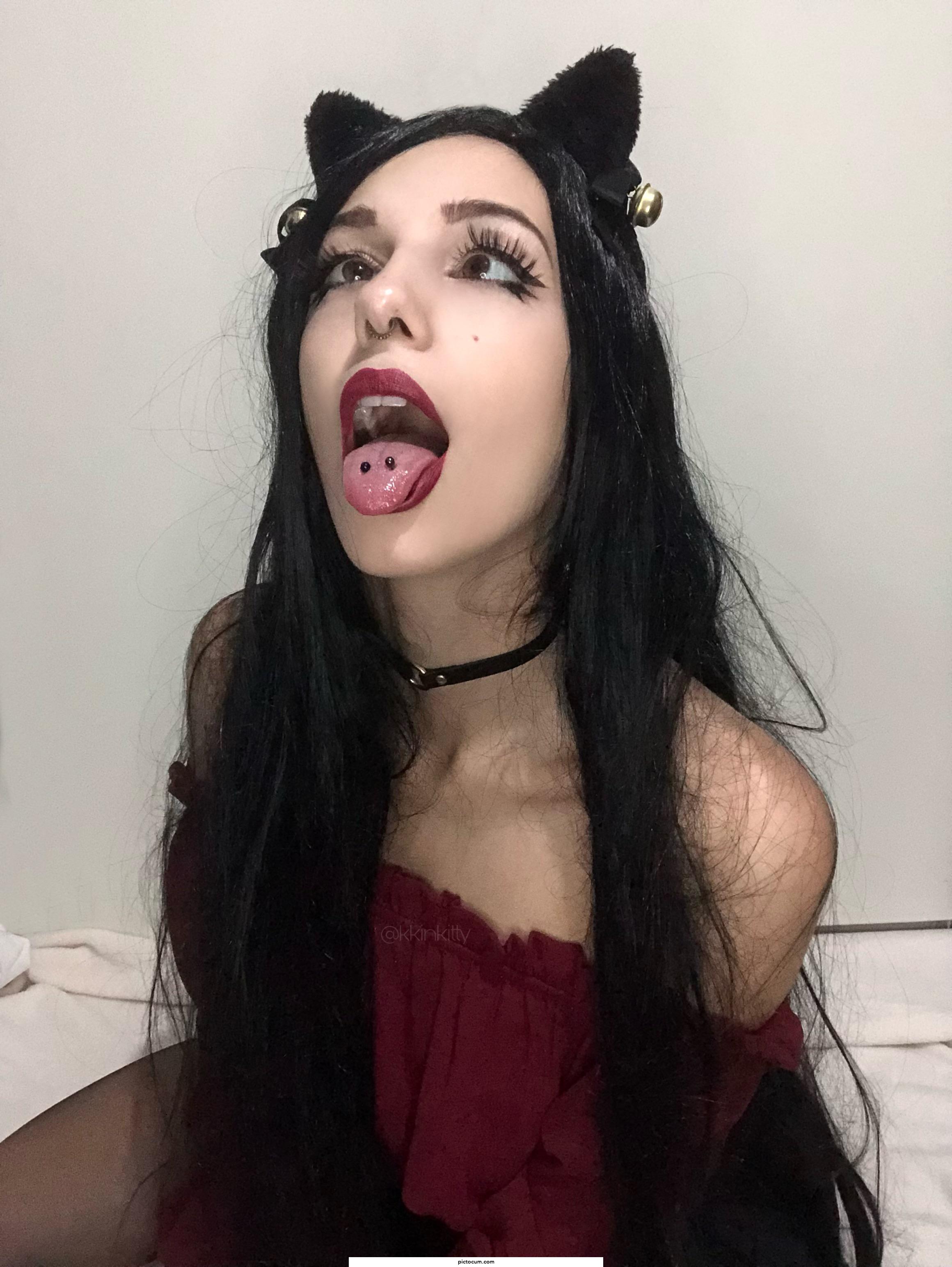 I’d love some milk all over my face 👅