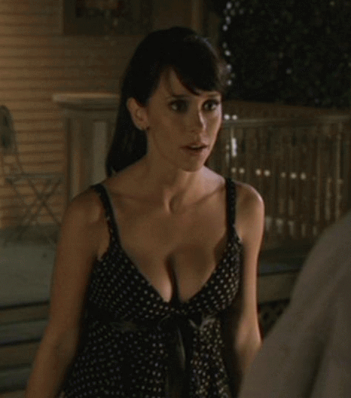 There were two compelling reasons to watch Ghost Whisperer...and Jennifer Love Hewitt had both of them