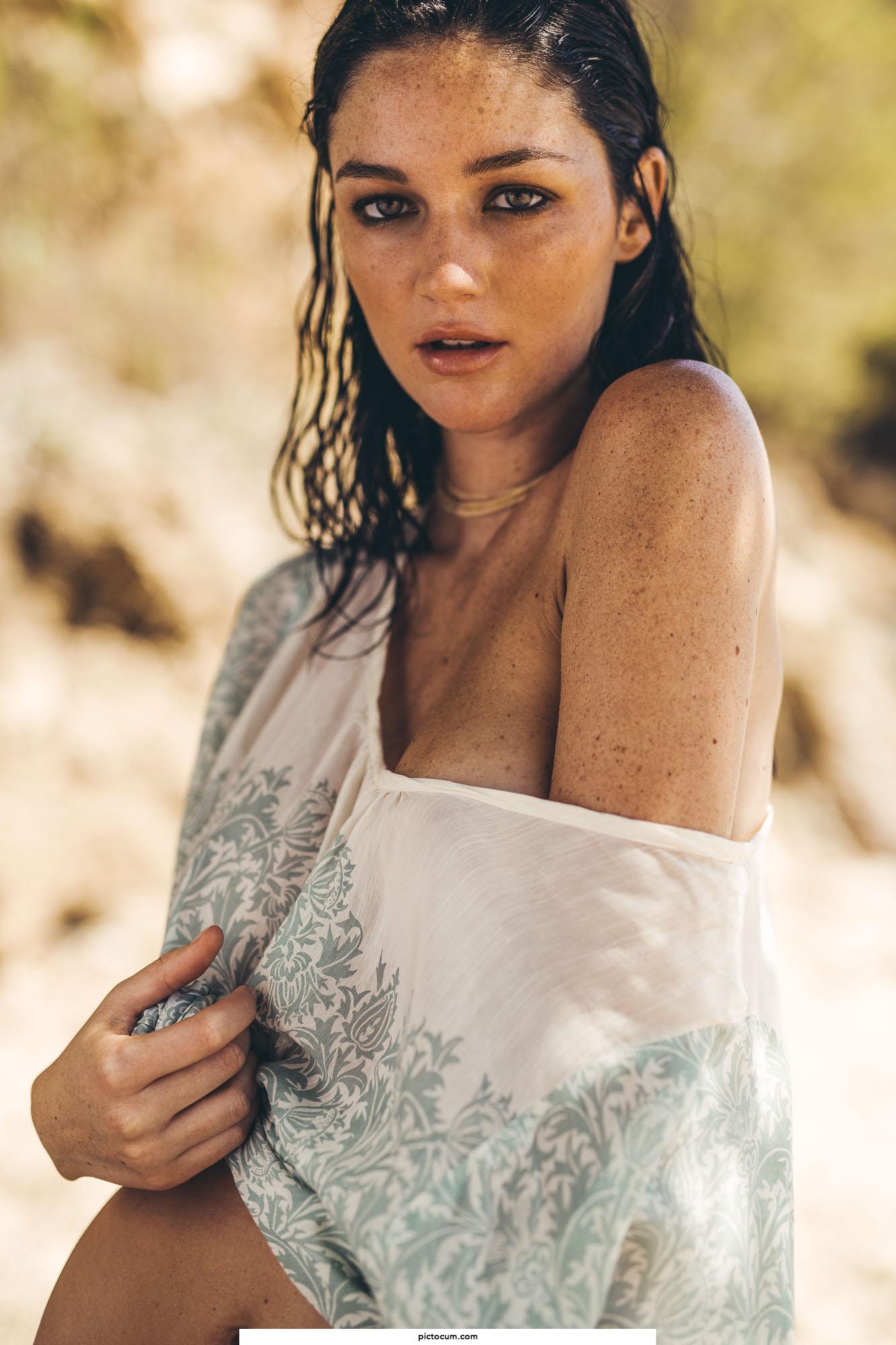 Chloe Bechini by Pierre Turtaut