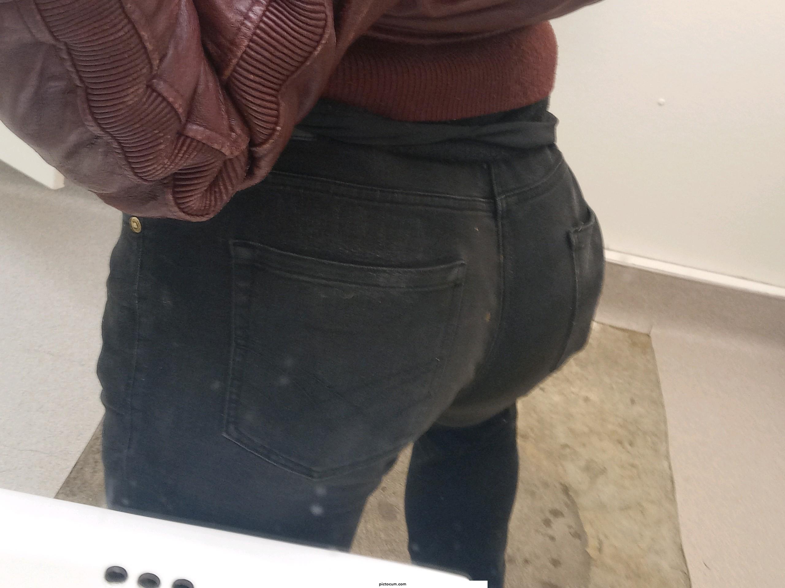 Where/how can I get setup to be Locked in a hotel room/ etc, and serve cock NONSTOP for a Set time.. Like getting put into Chastity, get taken to a salon, given lots of up... in exchange for serving as a SEX TOY