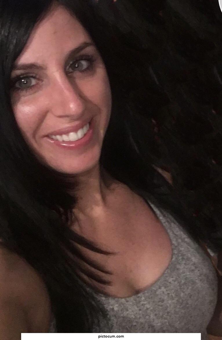 Beautiful milf 🤤