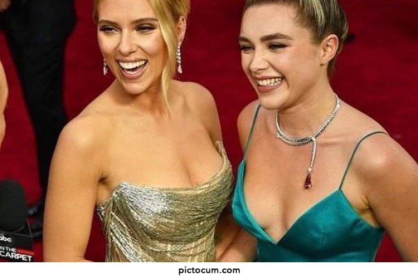 Scarlet Johansson and Florence Pugh is a incredibly sexy duo