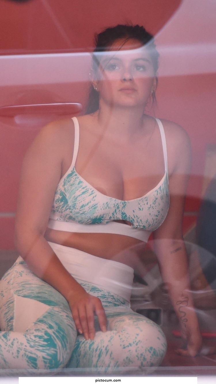 Throwback to when Ariel Winter gave us an early peek