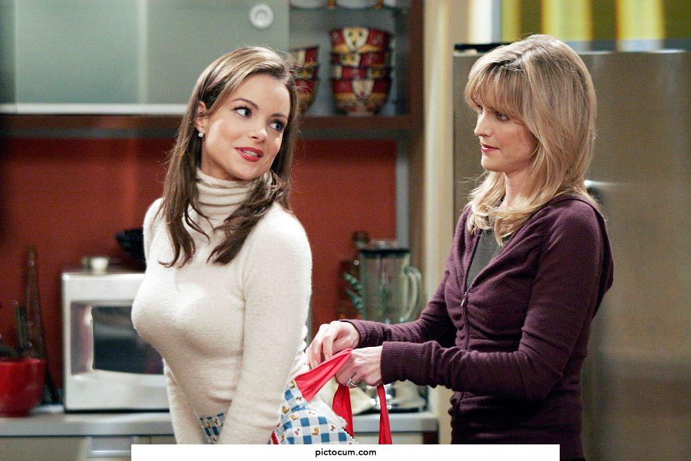 Anyone remember these two hotties from According to Jim? Courtney Thorne-Smith and Kimberly Williams-Paisly