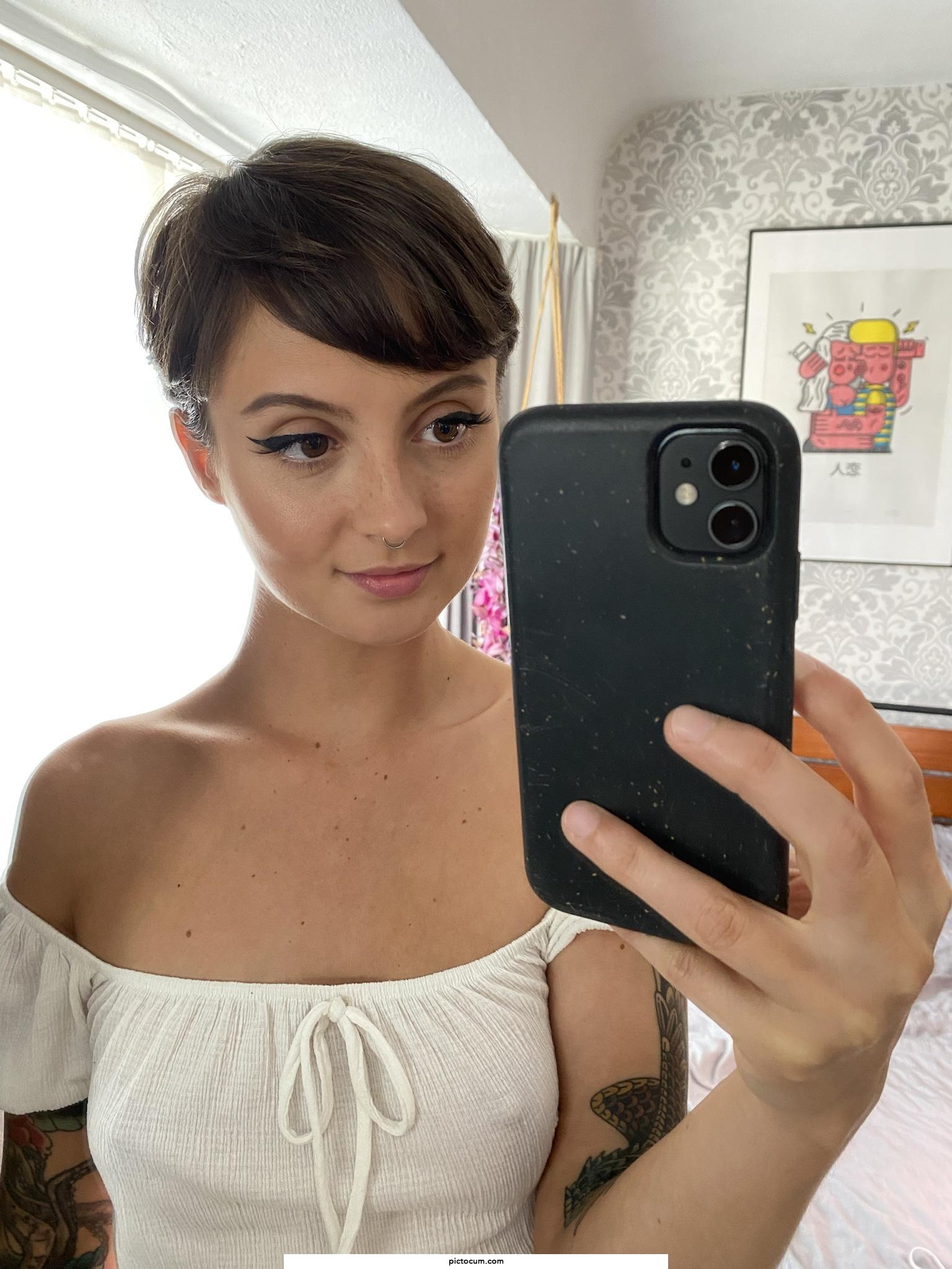 Do you think I'll distract my colleagues today? 😇