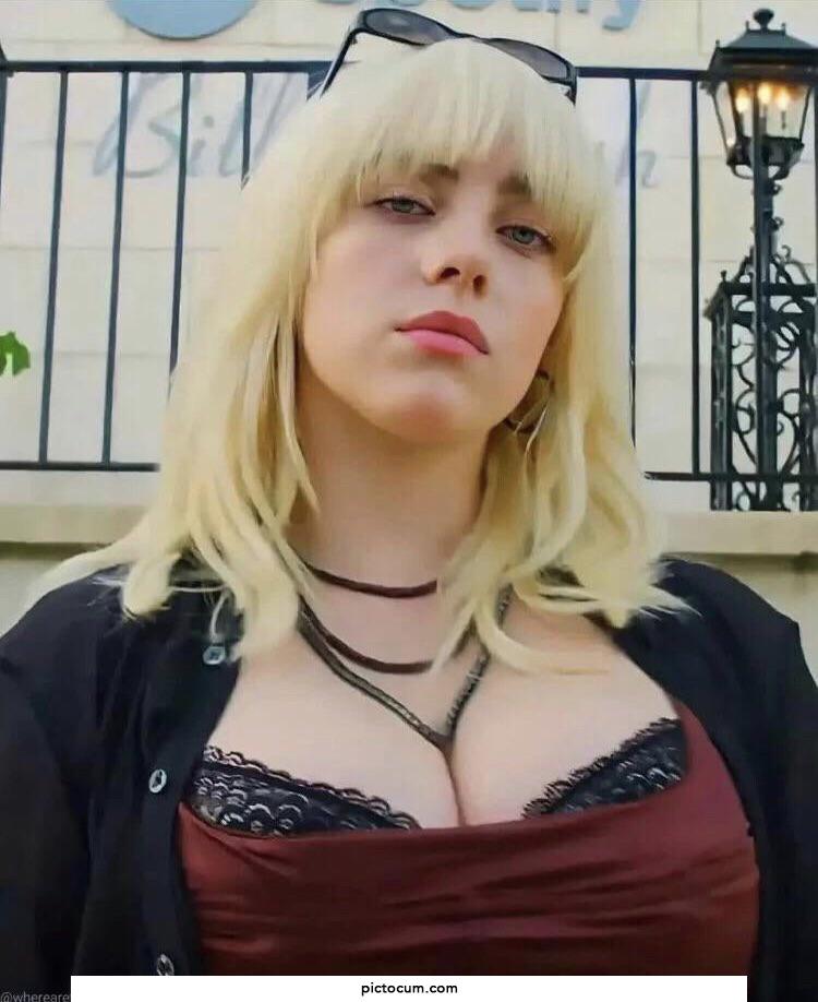 Billie Eilish has the best tits ever