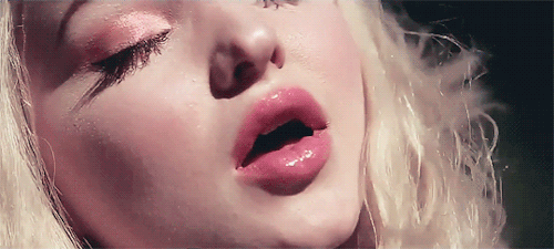 Dove Cameron and her dick sucking lips.