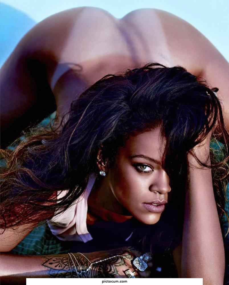 Rihanna 😋