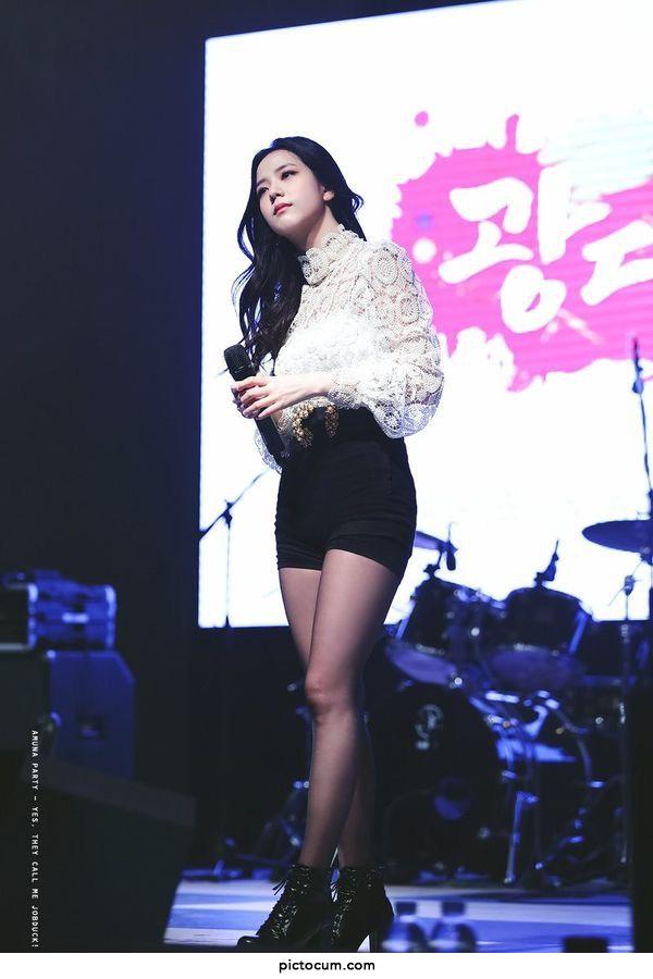 BLACKPINK - JISOO I want to rub my hard dick on her thighs so badly