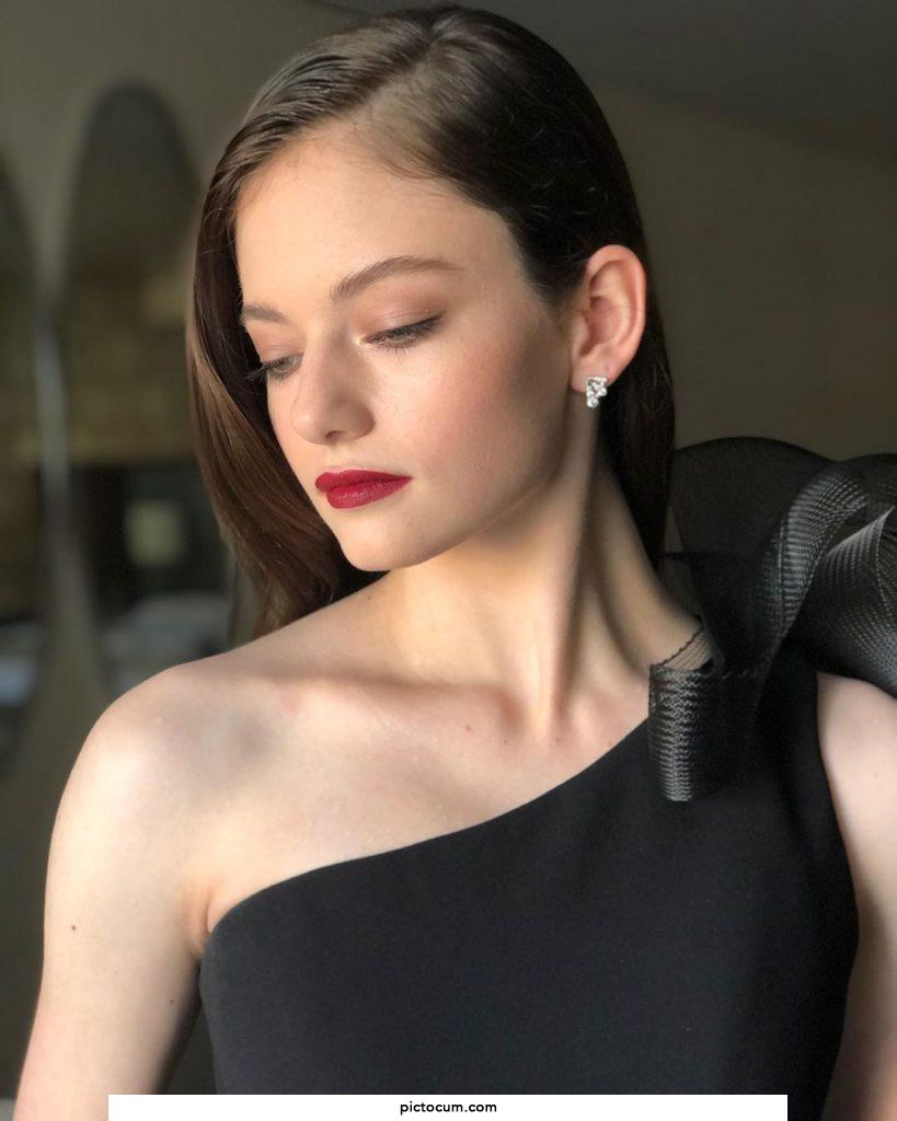 Mackenzie Foy looking elegant