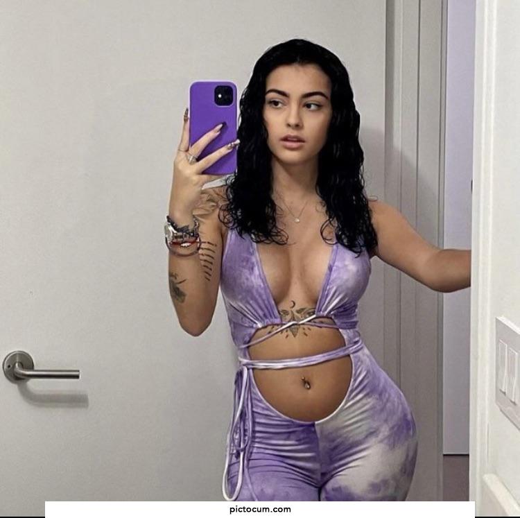 I’m looking for people who can help me cum on Malu Trevejo