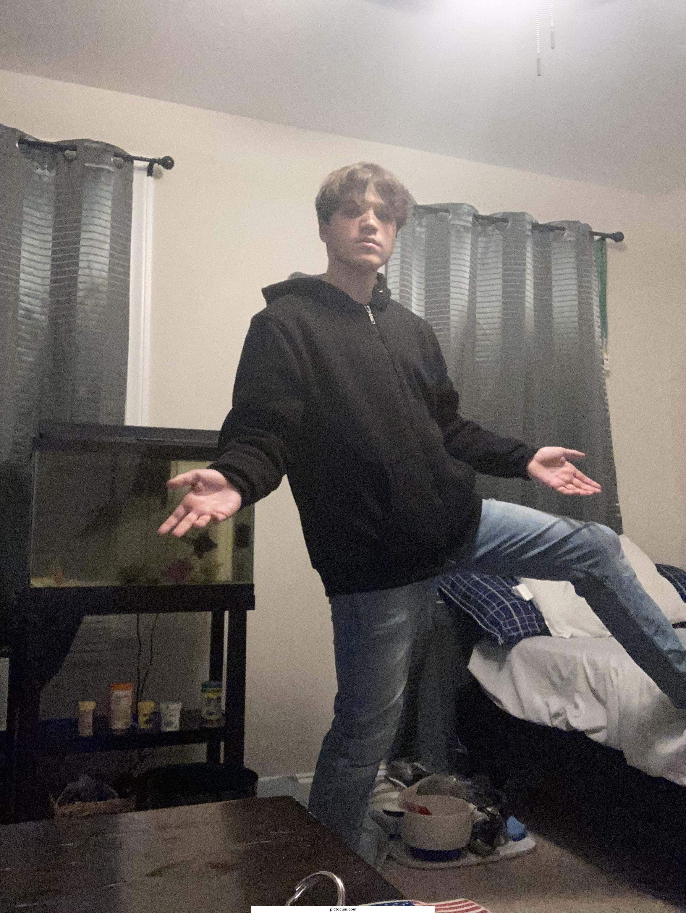 18M I feel so insecure when my gf does stuff with other dudes. The guys she fucks with are 8 inches and stuff and I am 6. It turns me on but also makes me feel insecure and like she doesn’t like me. What do I do???