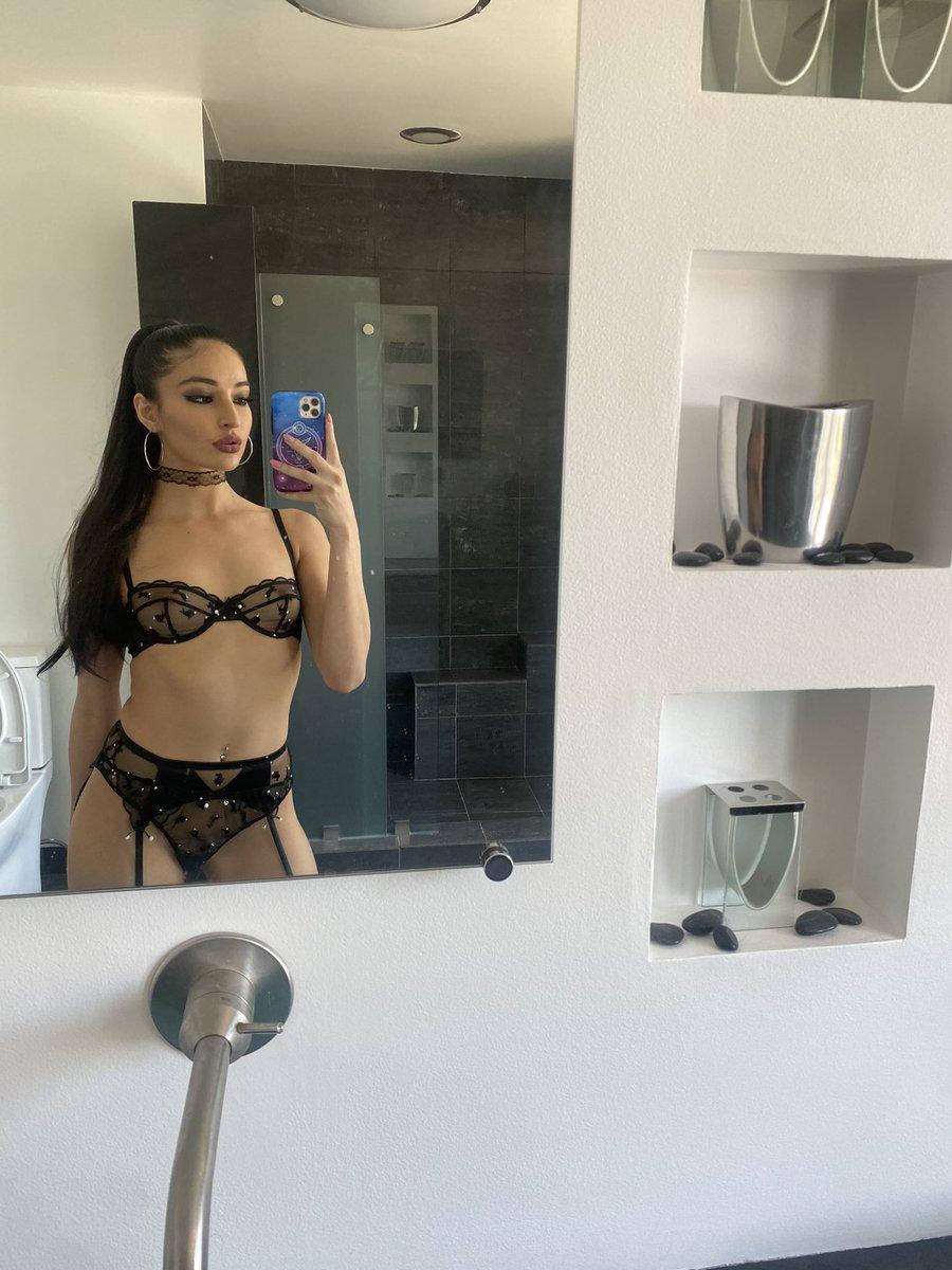 Emily Willis