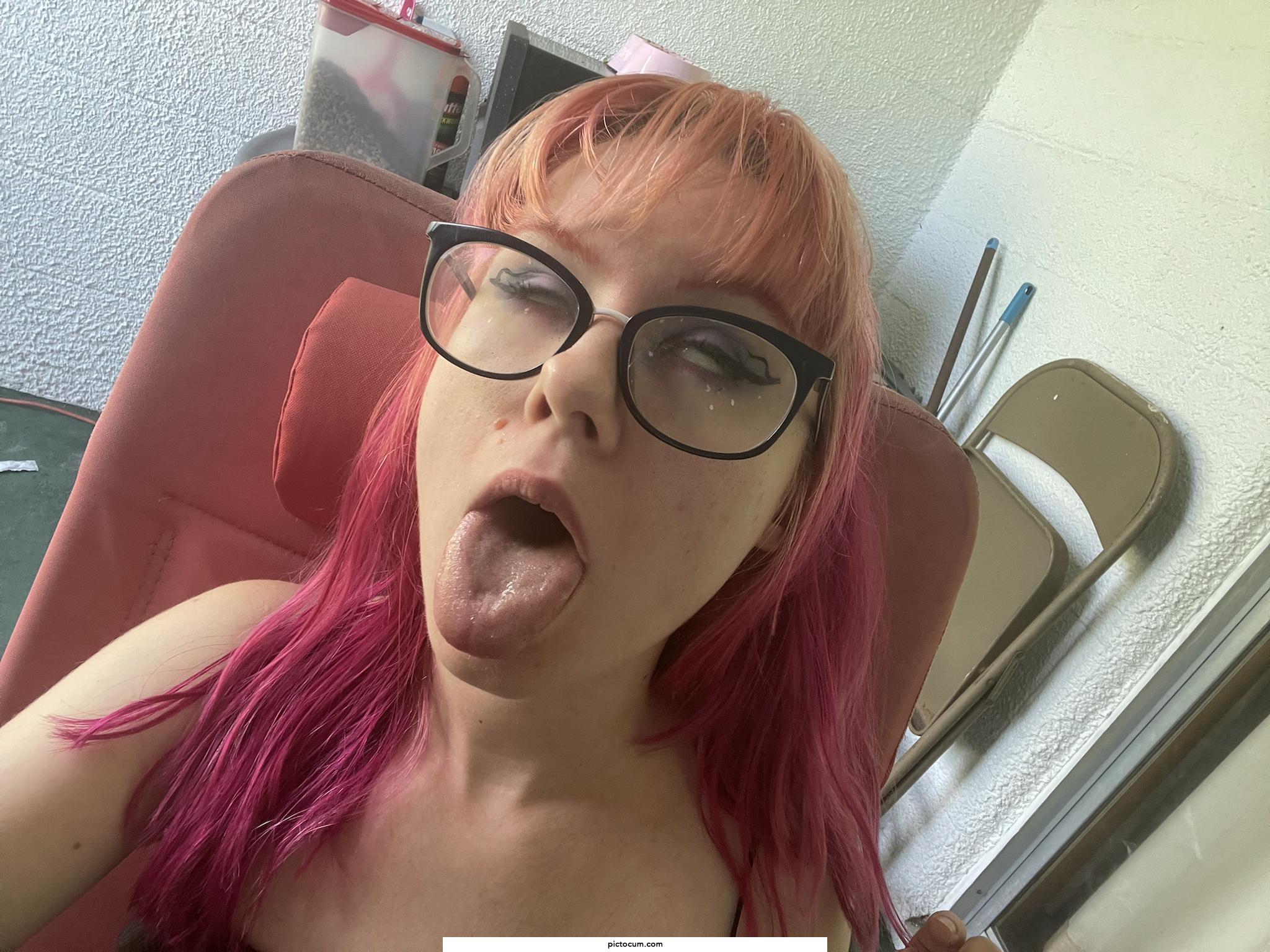 Would anyone face fuck me on the porch so that the neighbors see us?