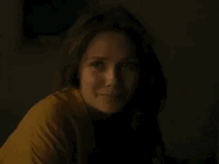 Elizabeth Olsen looks at you like this, what you doing?