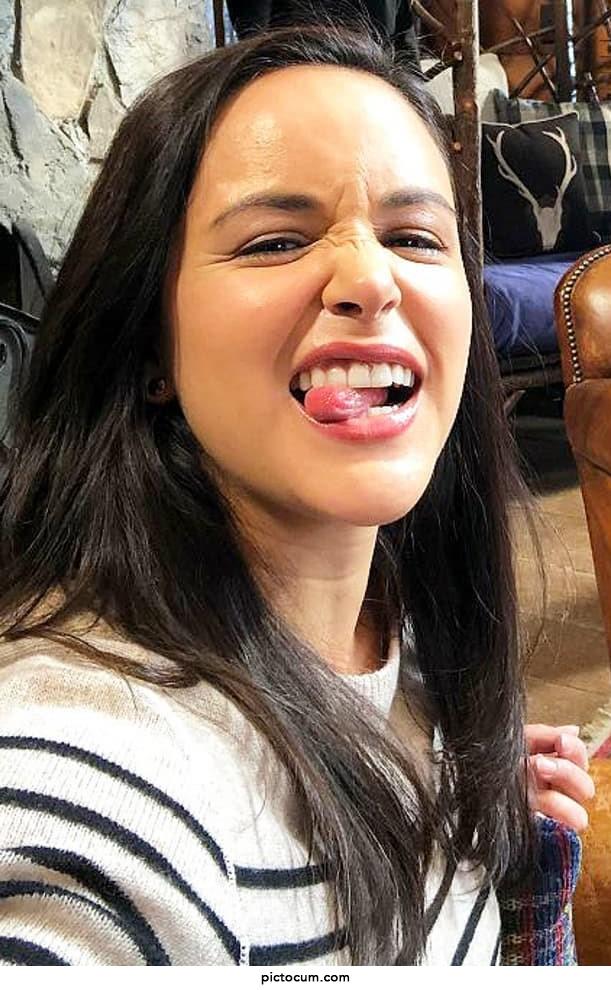 Melissa Fumero waiting for your hot thick load