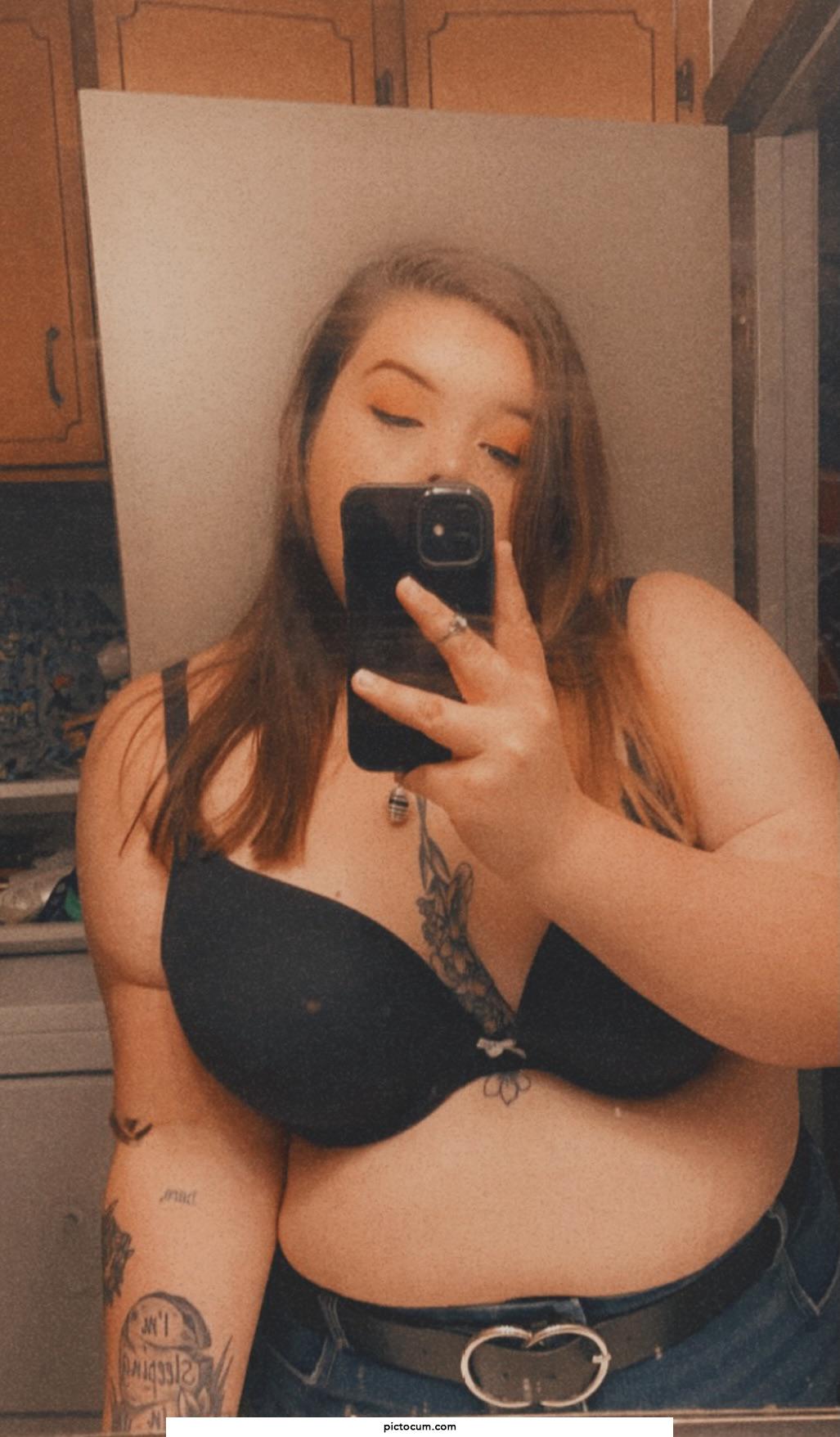 Daddy’s little cum slut🤍