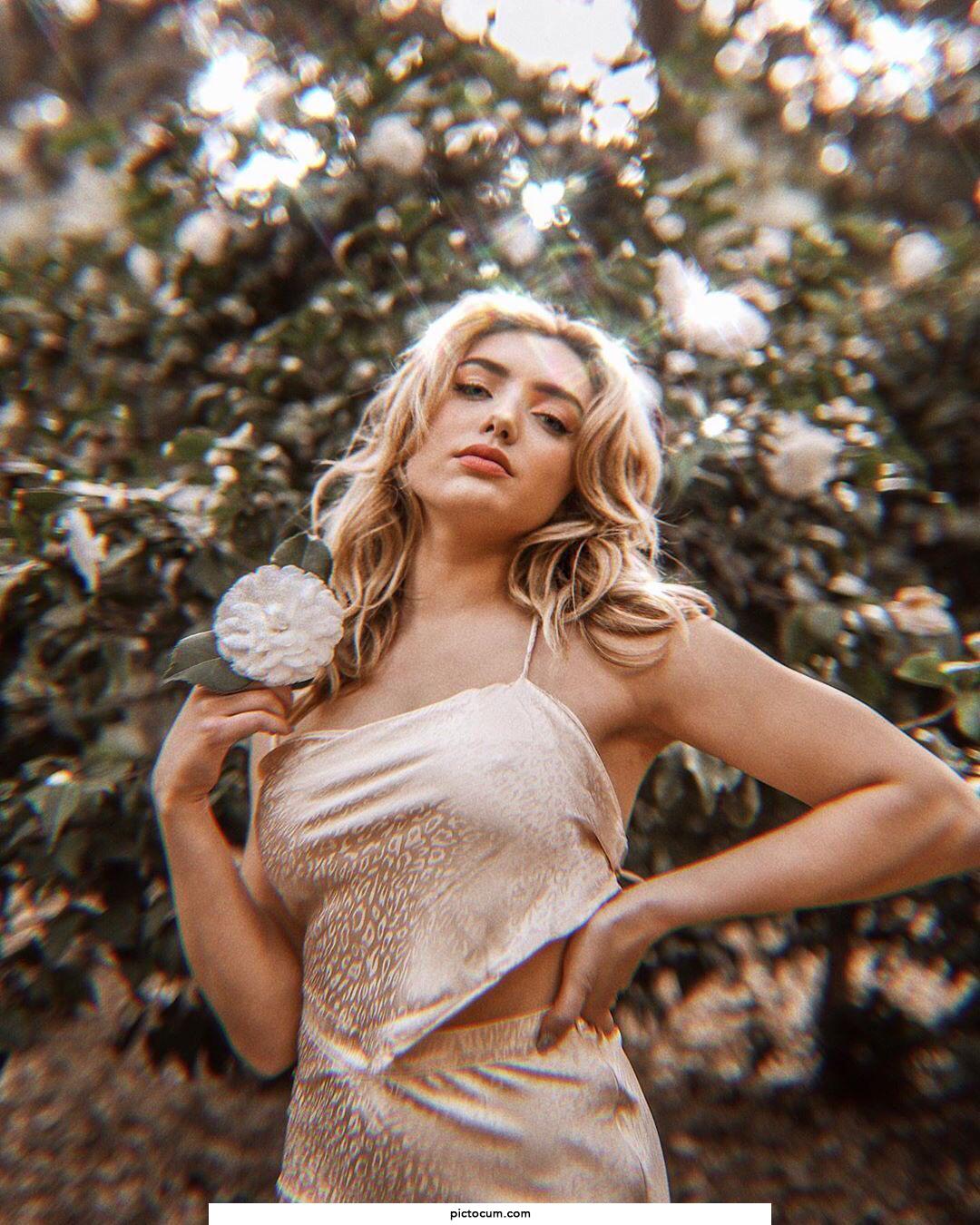 Anyone down to get bi for peyton list?