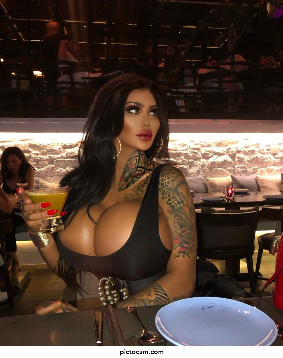Nicki is your date