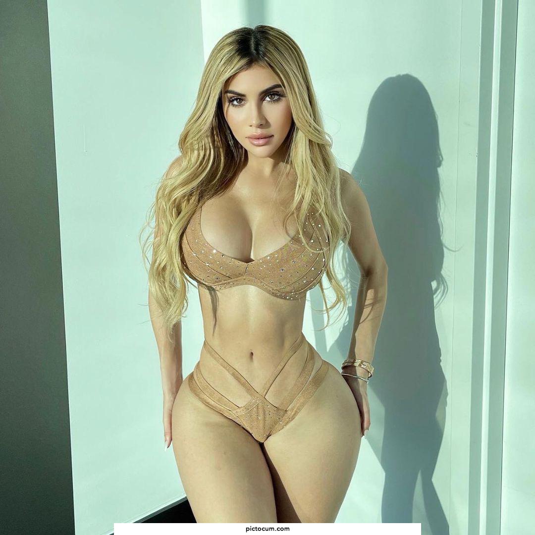 Incredible bimbo body