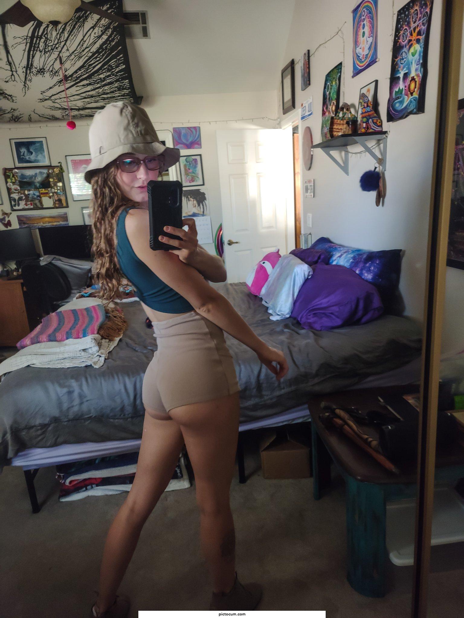 Bucket hat