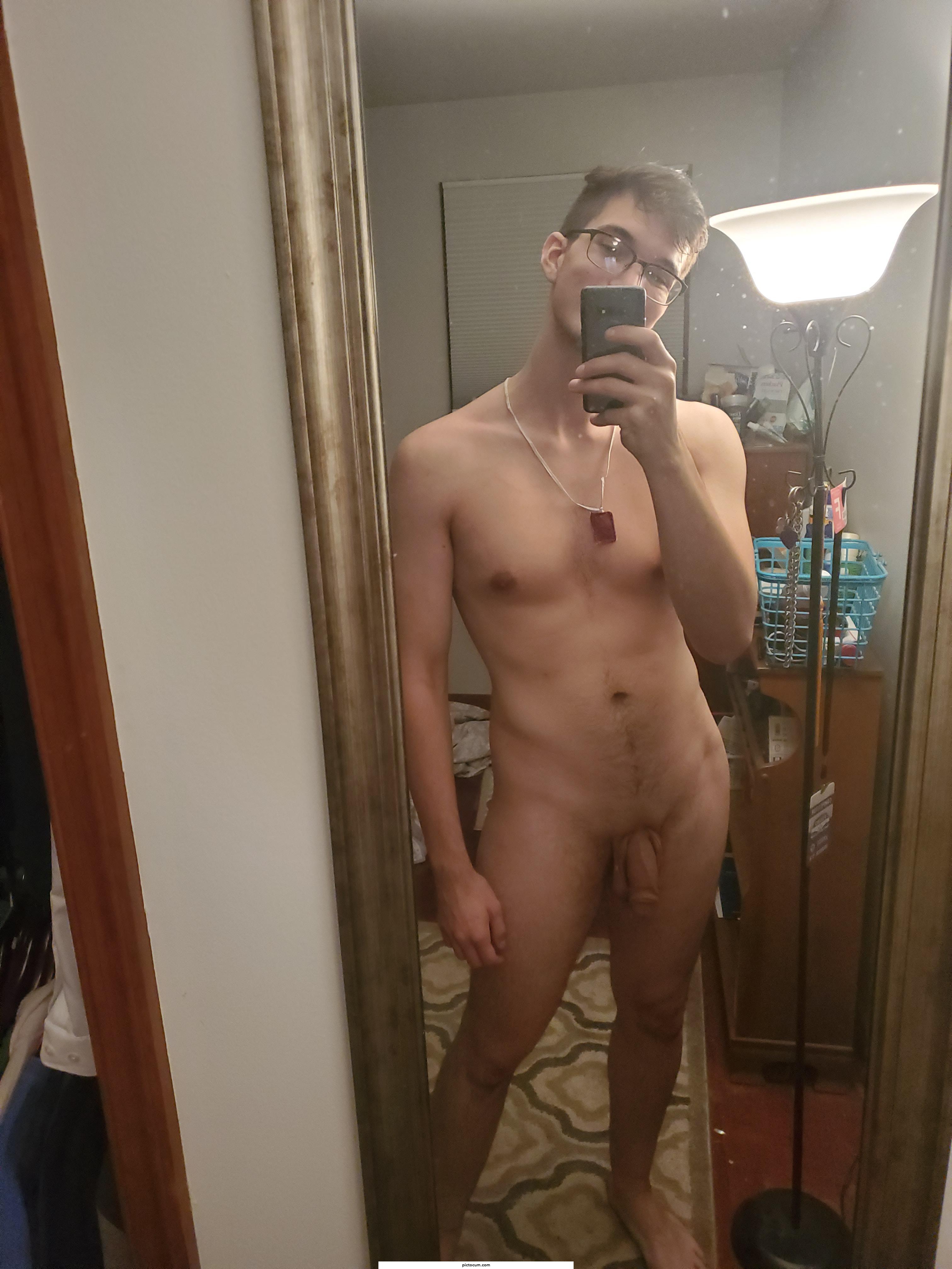  22, 190lbs, 6'3" work was easy today except I had to stay late. Feeling bloated from a big dinner but still love the way I look and I hope you do too :) 💕