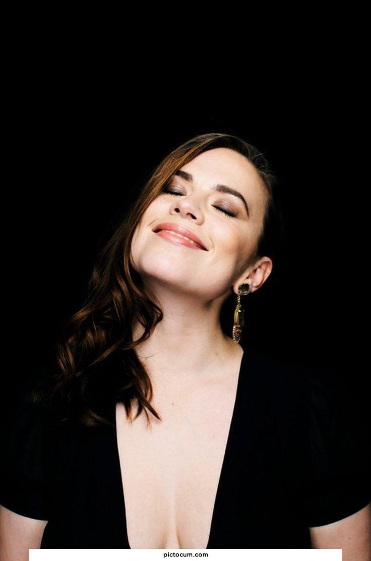 I’m so horny for Hayley Atwell this morning, would anyone like me to play as her?