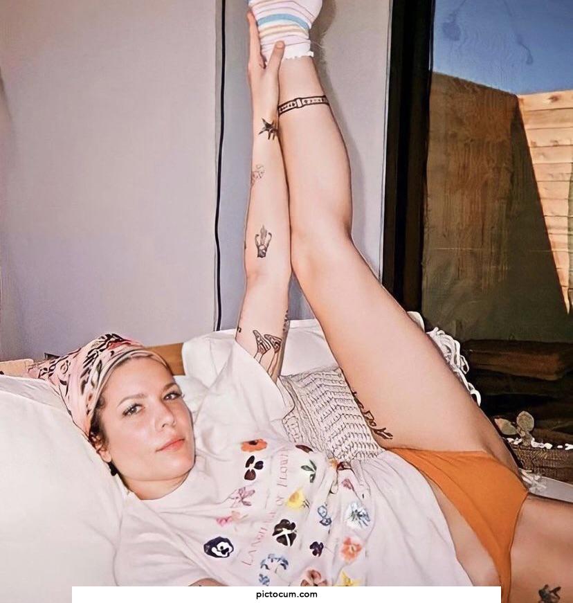 fantasizing being Halsey's subby cuck boy husband watching her get railed like that