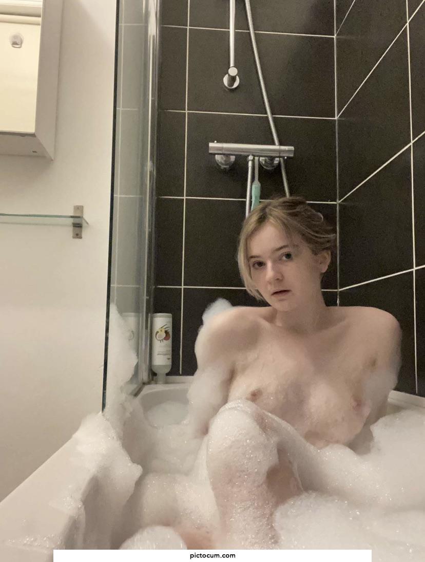 Come over here🤤