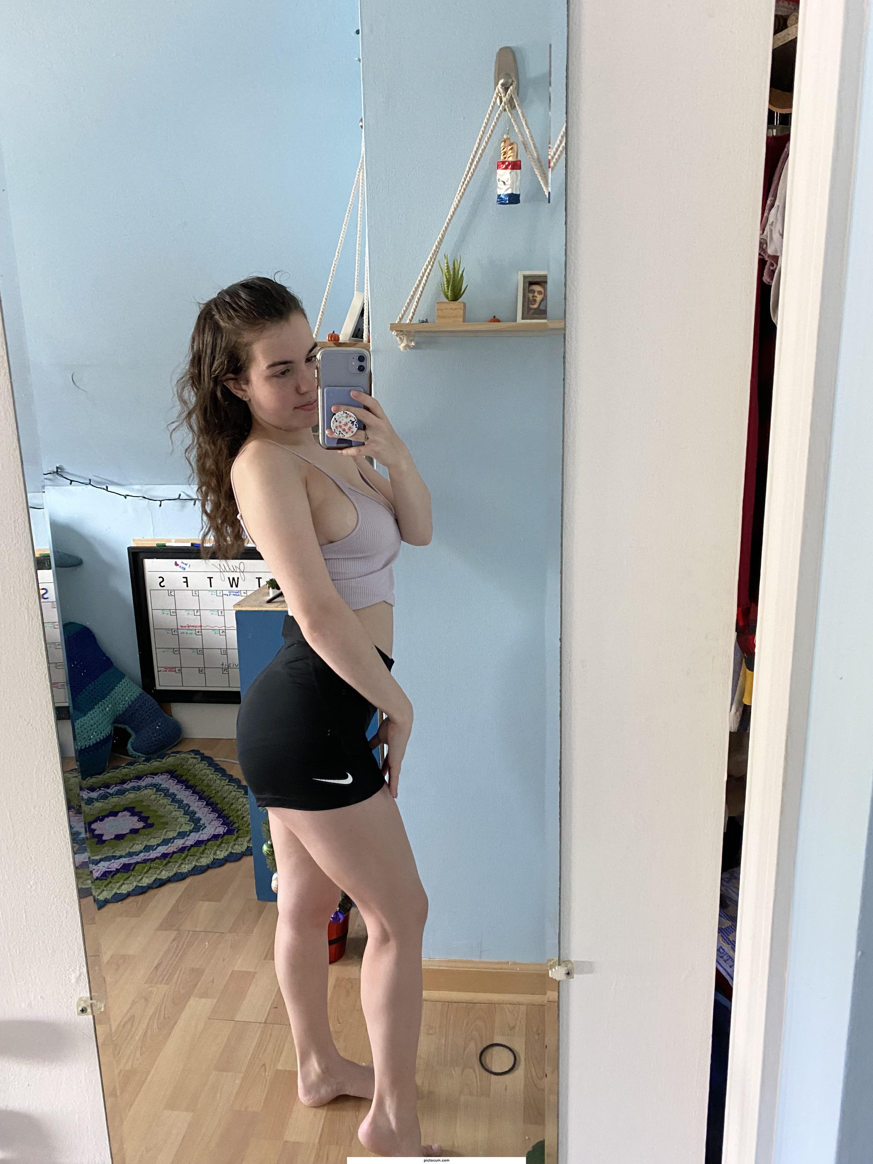 i hope you like my college body😘