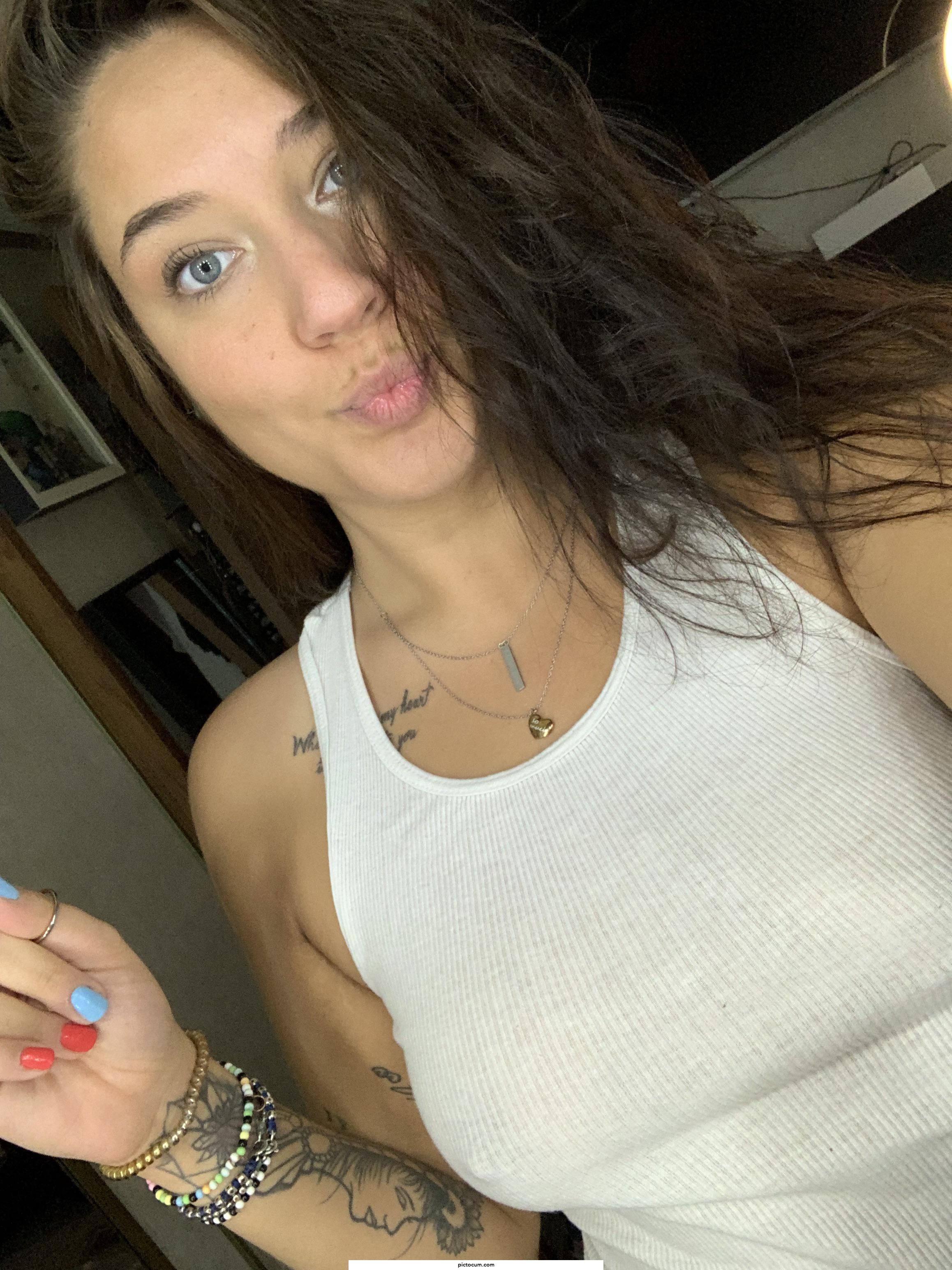 Hello hello!!😈😈😘💋