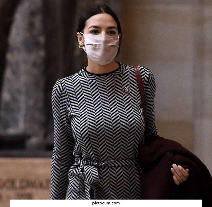 AOC’s chest is too big to hide