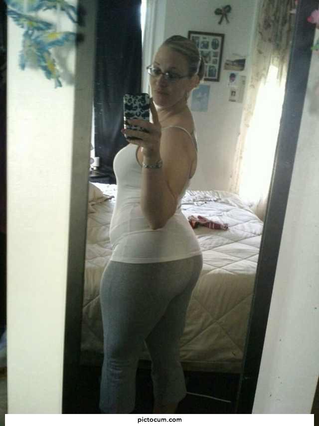 Big booty MILF, clothed.