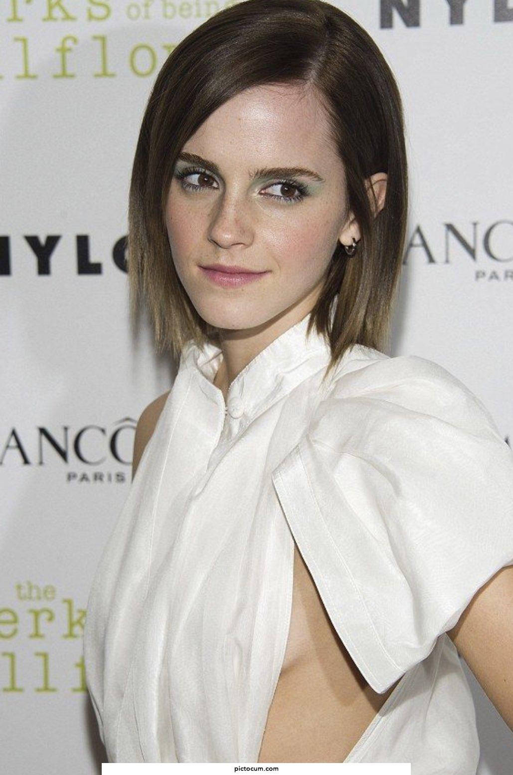 Emma Watson with a delicious tease of side boob | PicToCum