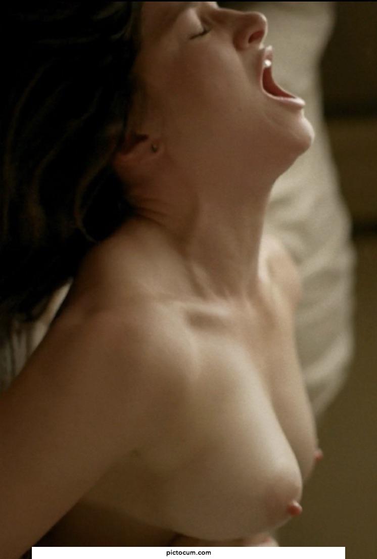 Kathryn Hahn's erect nipples in I Love Dick.