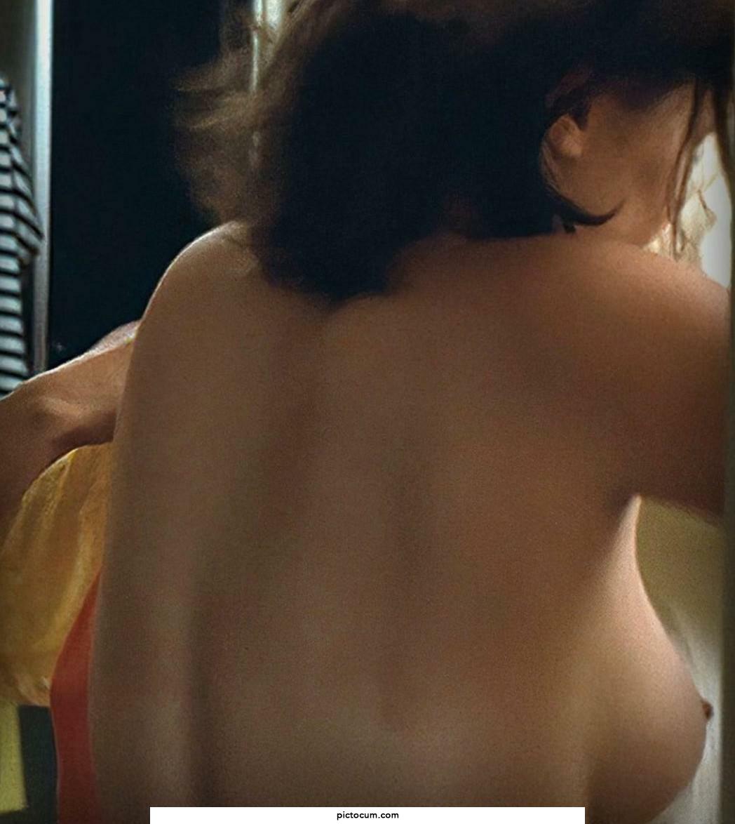 Elizabeth Olsen big side boob