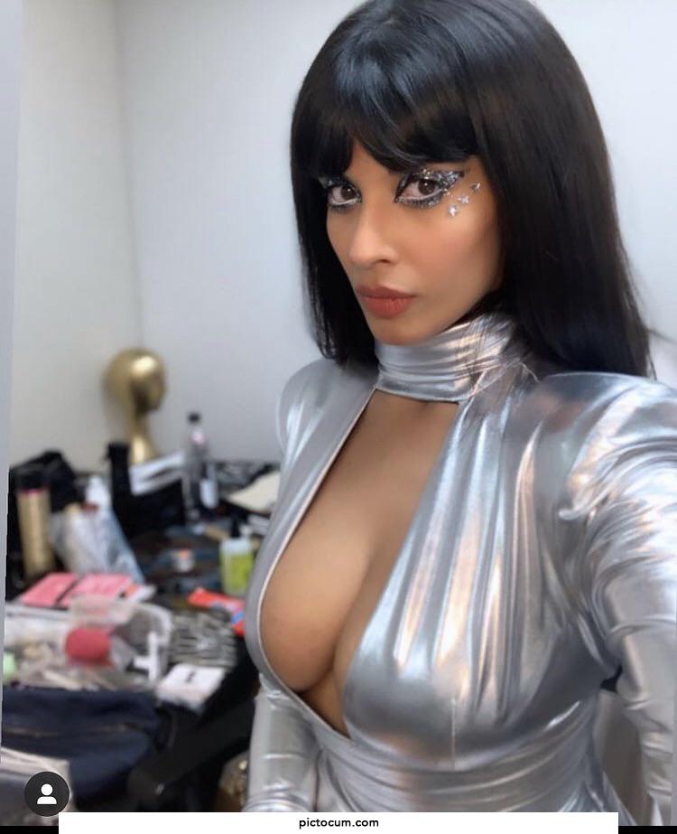This pic of Jameela Jamil… I mean, wow