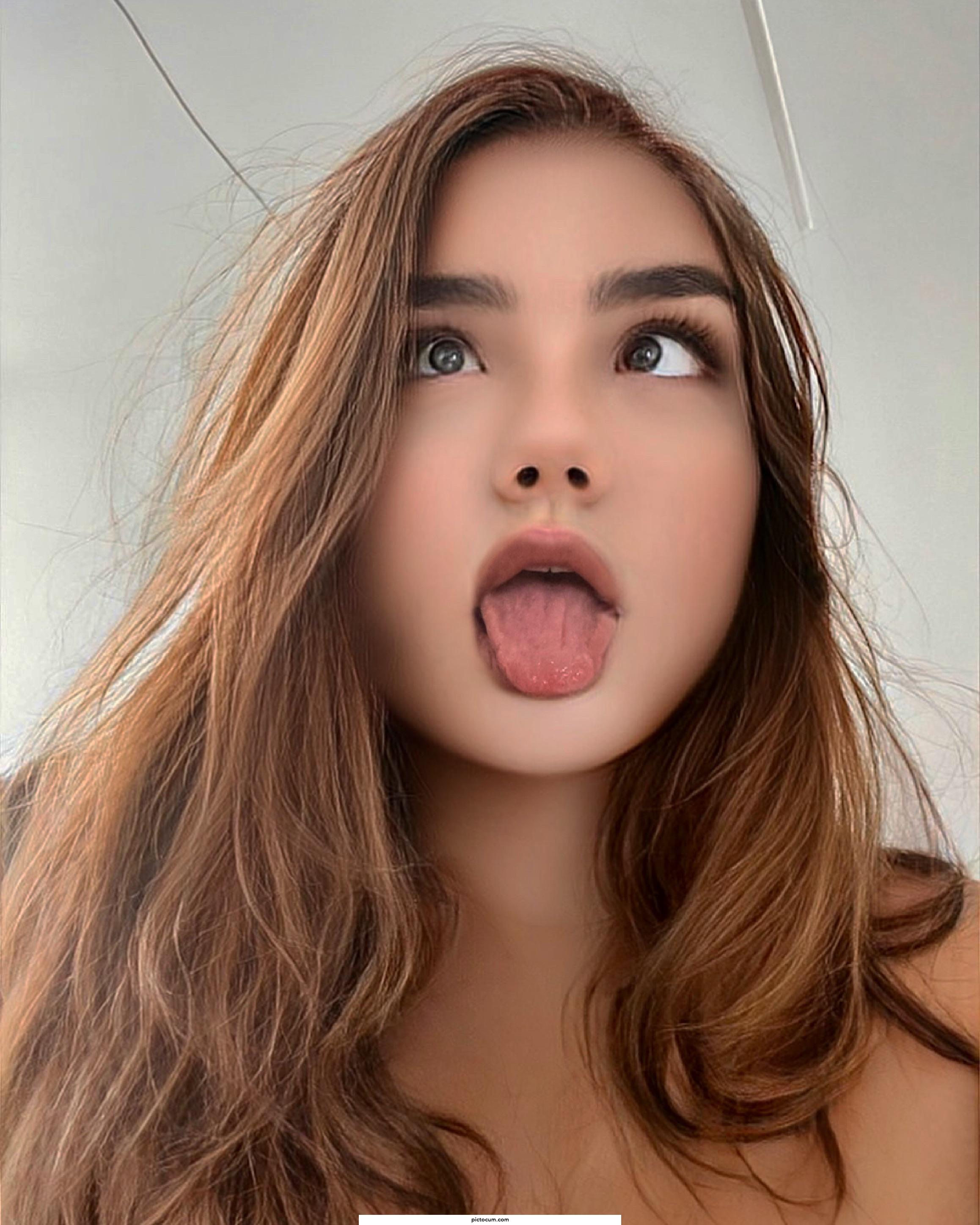 Rate my ahegao 1-10 🤪