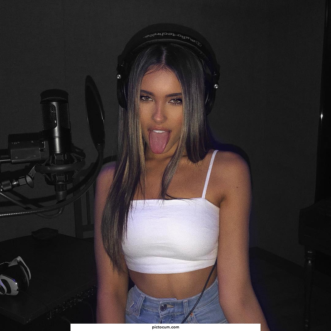 Madison beer is just the best to cum to especially when she’s showing us where she wants your cum