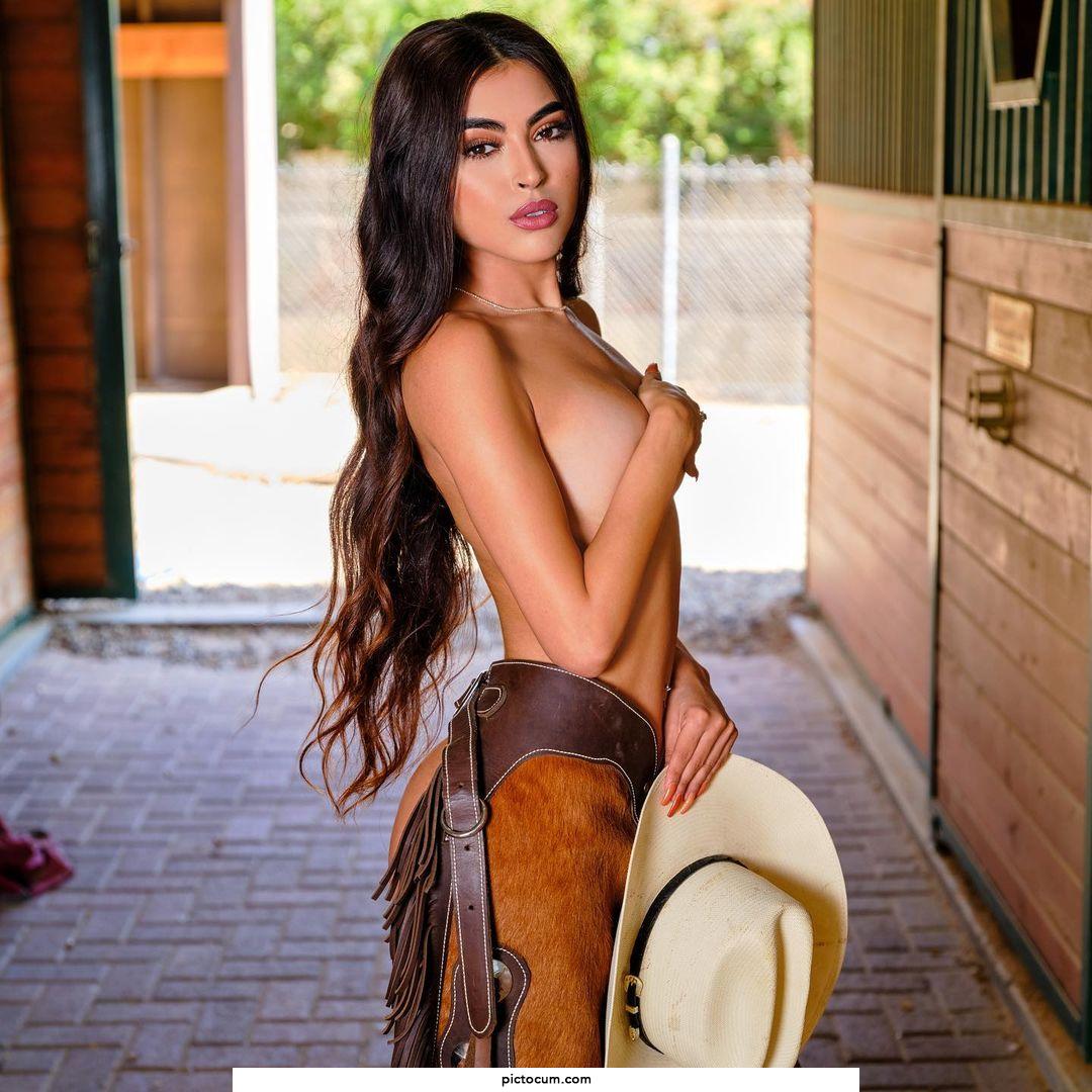 Ana Mickely