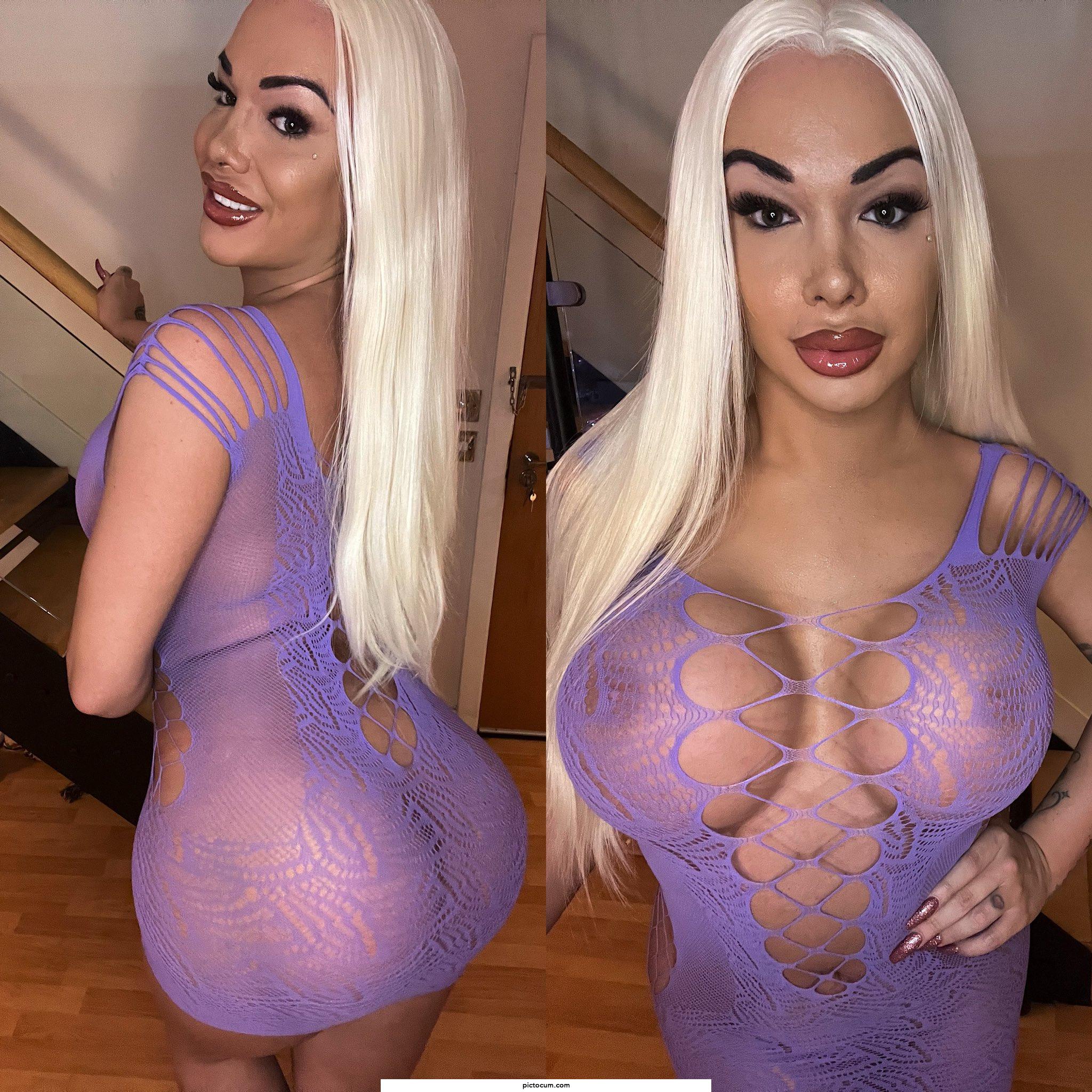 Dolly J looking 🔥in purple 💜