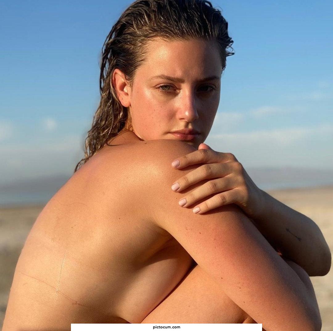Lili Reinhart