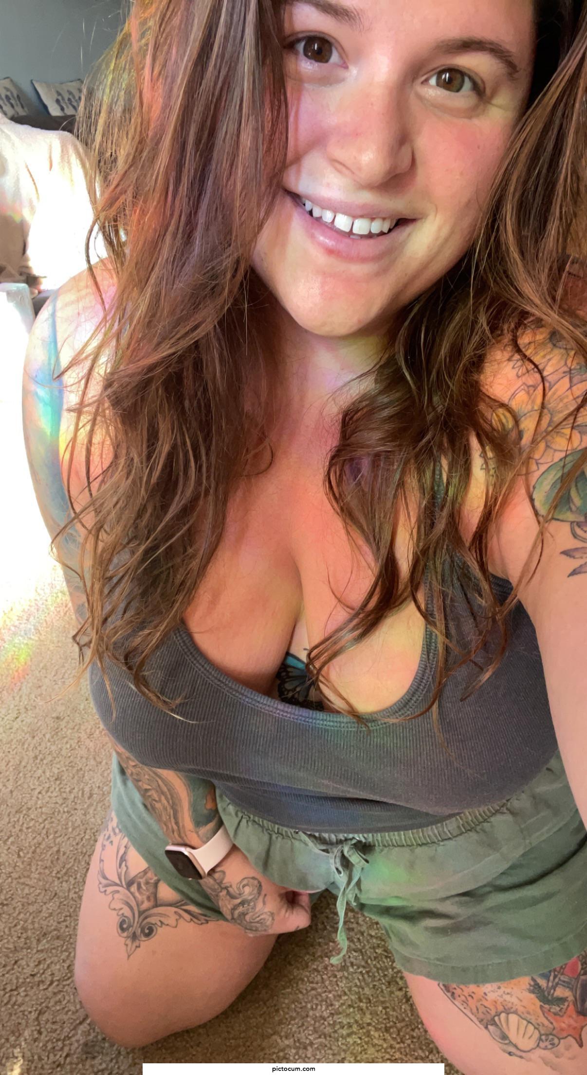 tatted bbw stoner with big natural titties