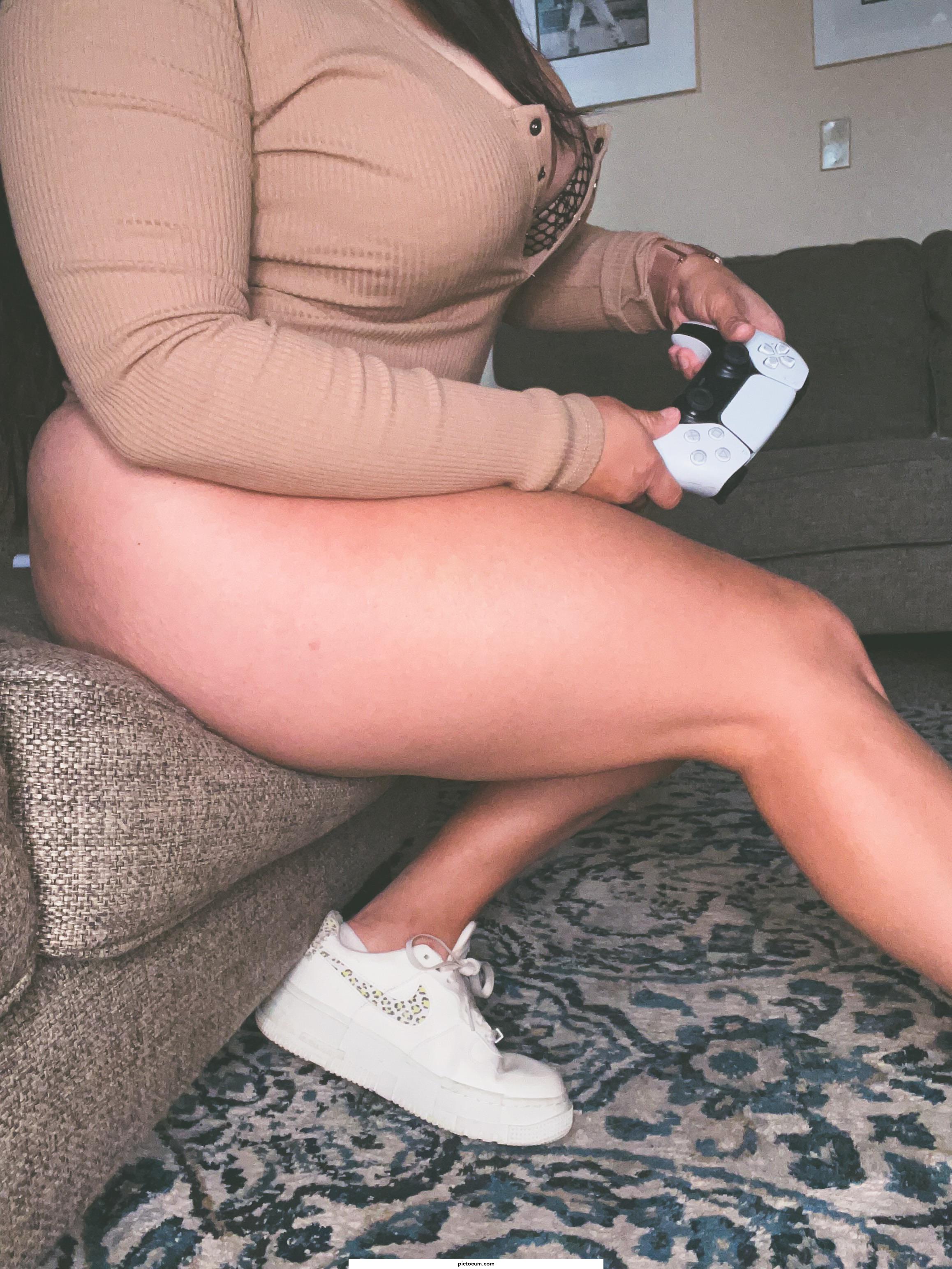 Longs legs like to play