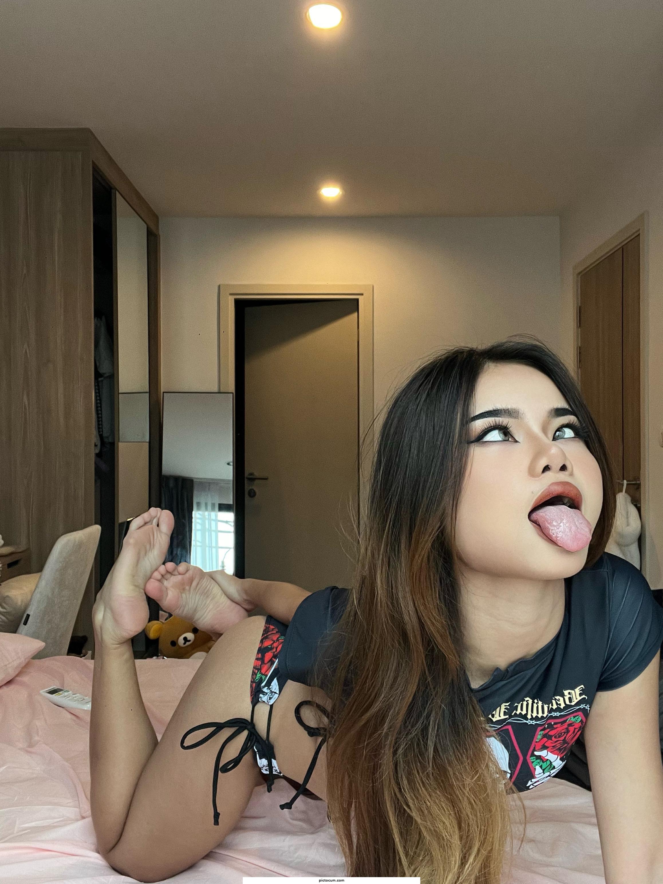 I'm just a horny slut begging or your cum