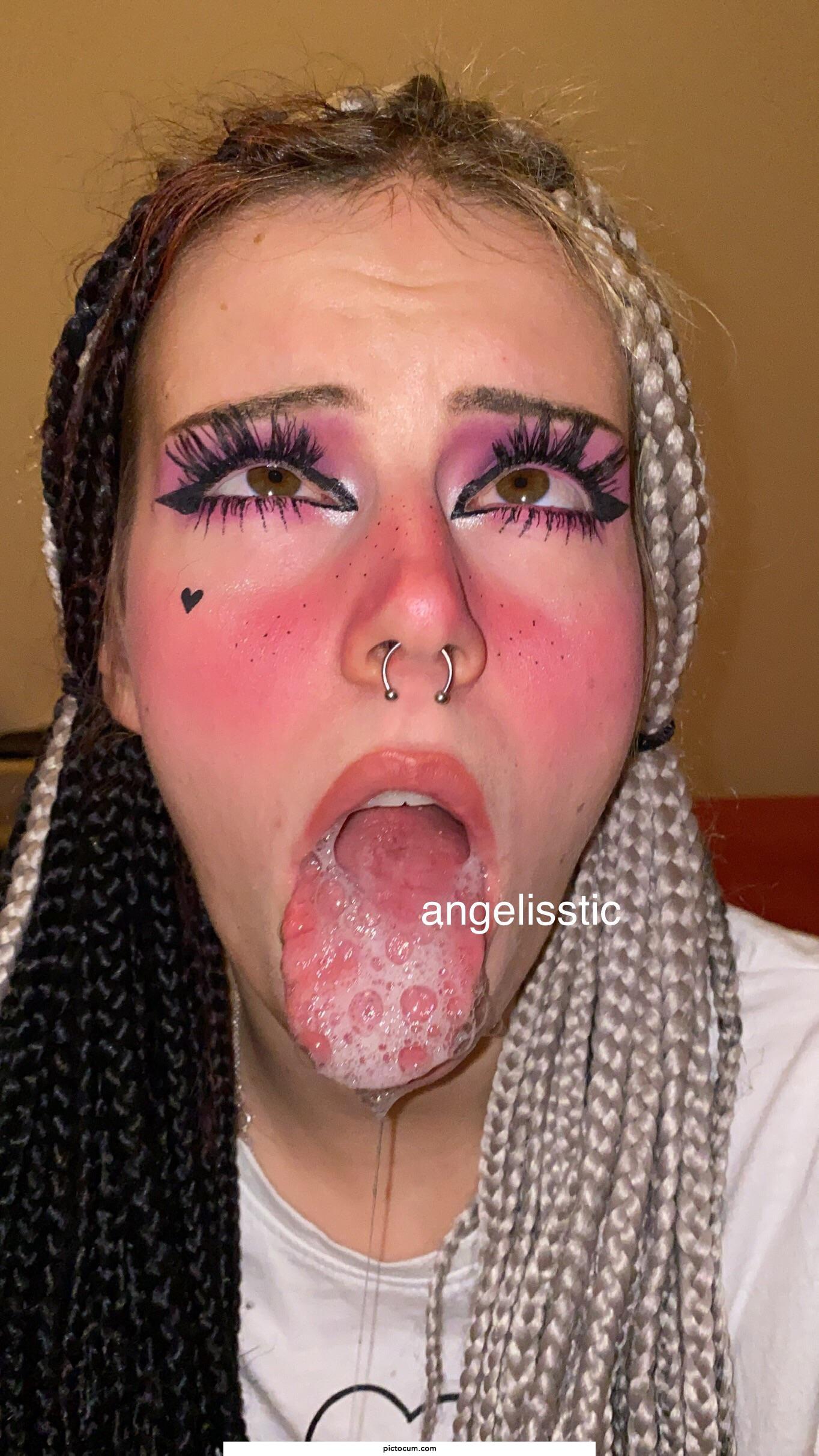 sloppy ahegao for once 😈👅