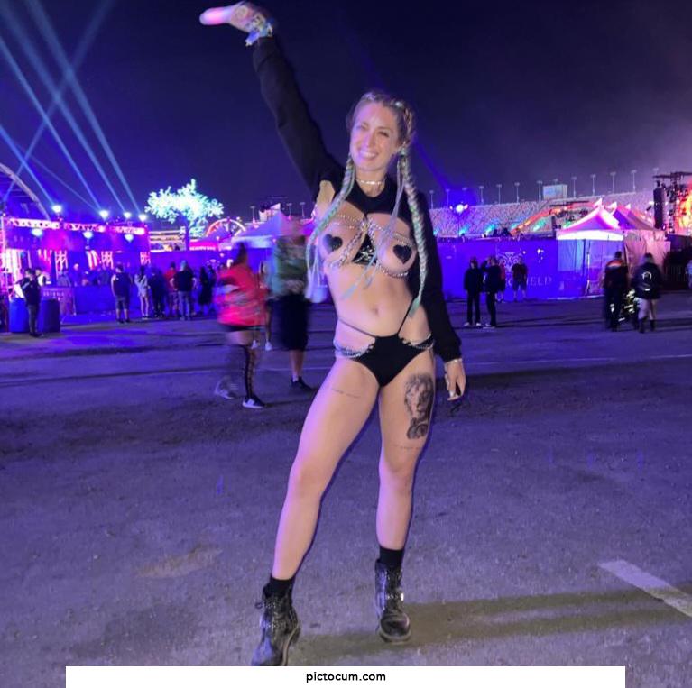 One of my fave rave outfits so far! Guess the festival...