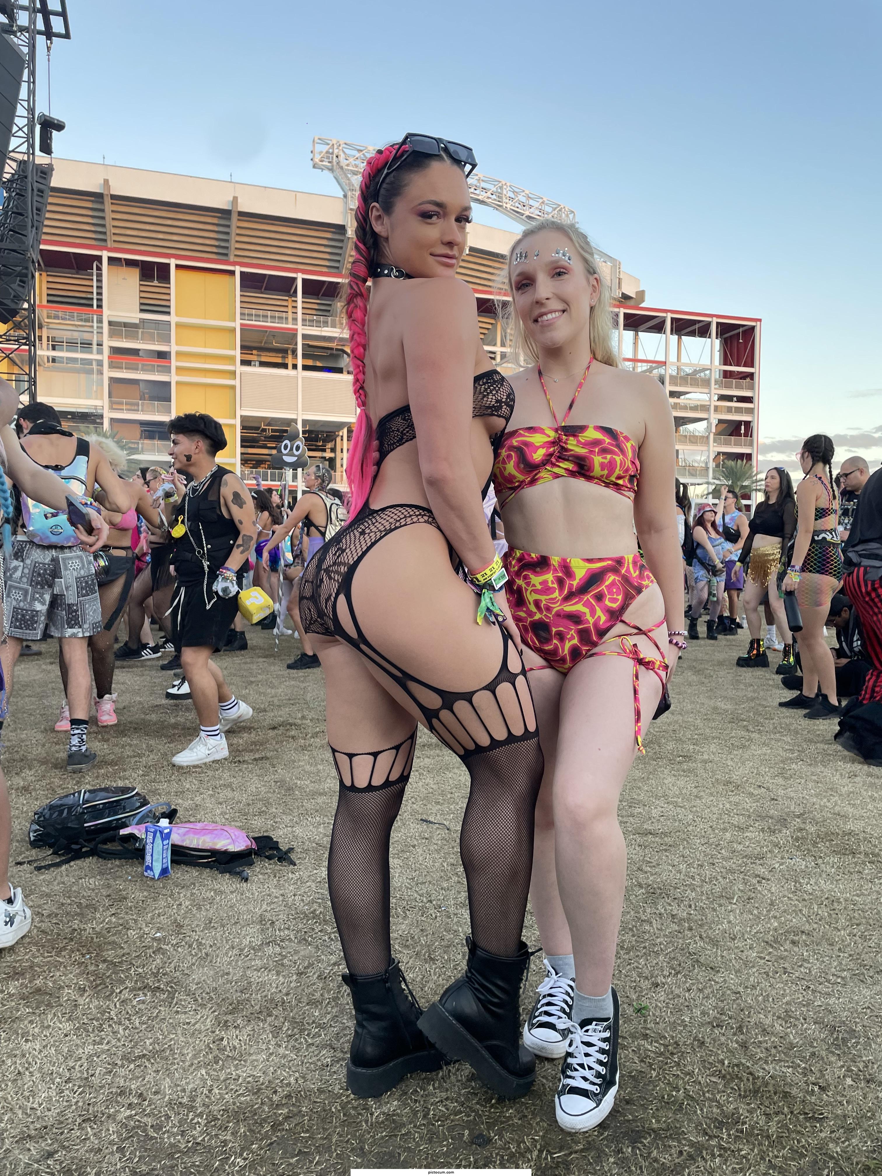 friends who rave together, ____________